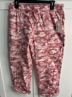 Star Style NWT Women's Pink Camo Cargo Capris Size M Y2K